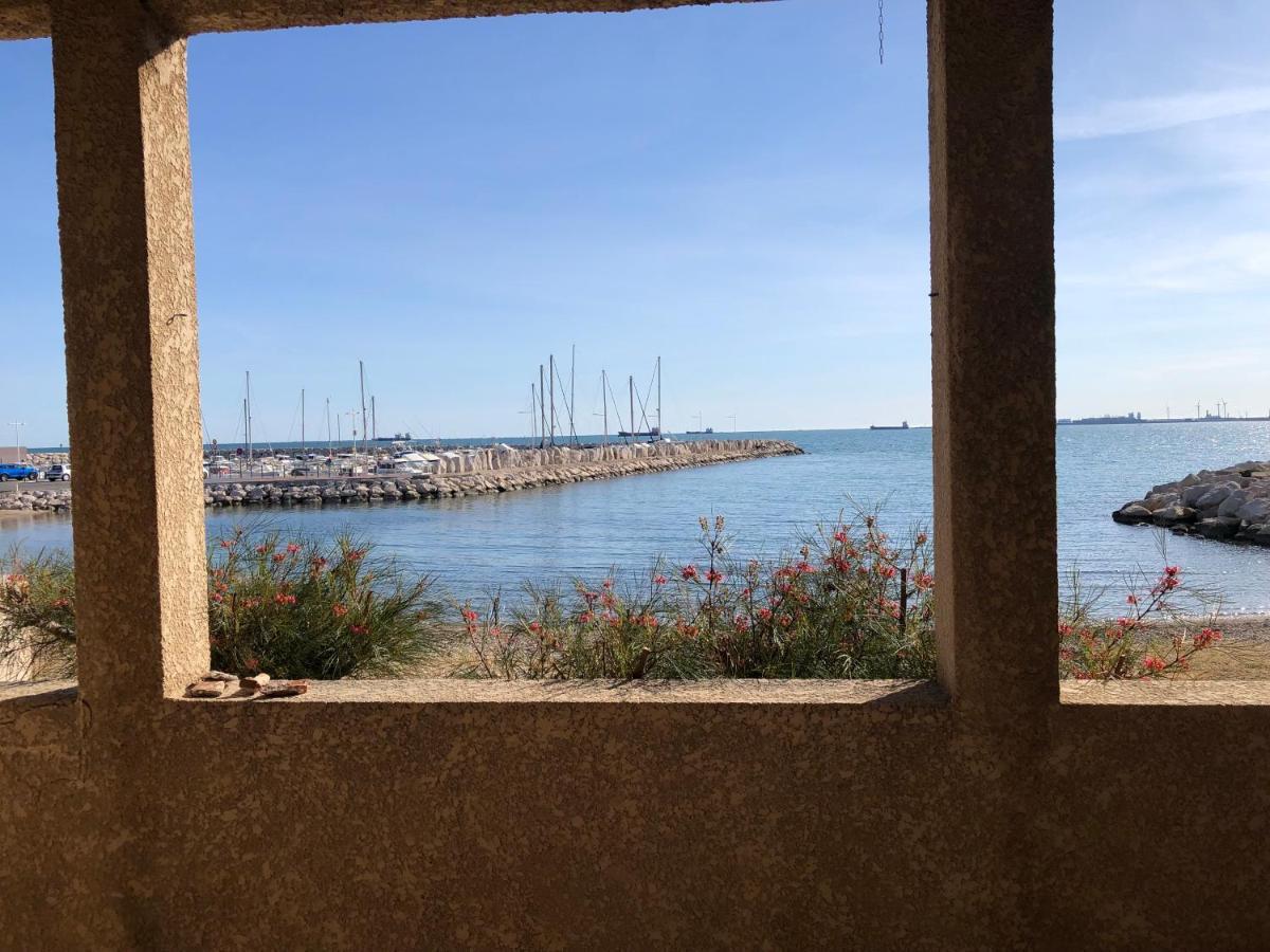 En Bord De Fos-sur-Mer